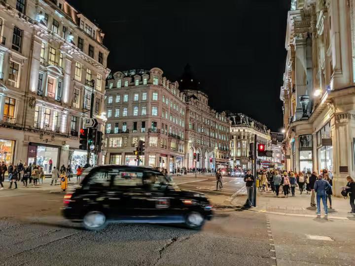 Off Oxford Circus! Large Unique Artist'S Family And Friends Home London Exterior foto